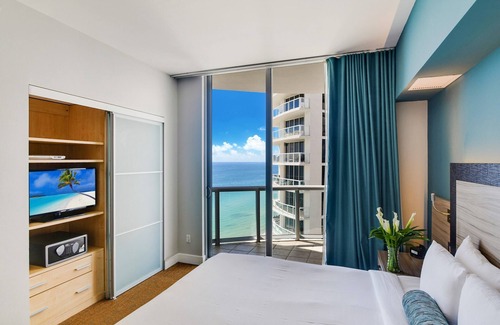 Sunny Isles Beach Hotel | Two-Bedroom Marenas Oceanfront Apartment