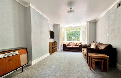 Ville Au Roi Apartment | Two bedrooms, Shower, Lounge & Kitchen