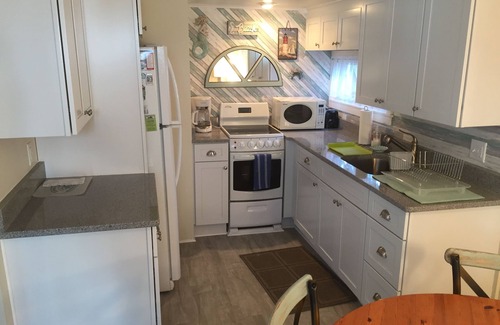 South Rehoboth Cottage | Two Blocks To Everything, too Cute to Miss. Perfect romantic getaway for two.