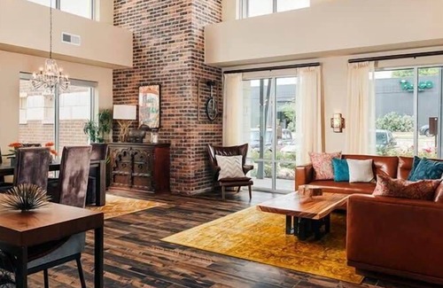 West Congress Apartment | TWO Classy SoCo CozySuites w/ 2 Pools!