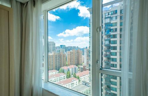 Xujiahui Apartment | Tyms Xujiahui Elegant 1BR APT