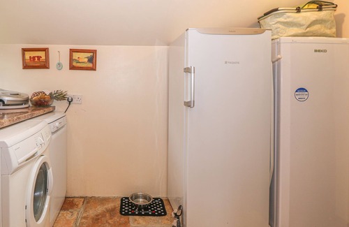 Garn Fadryn Cottage | TYN MORFA, pet friendly, country holiday cottage in Aberdaron