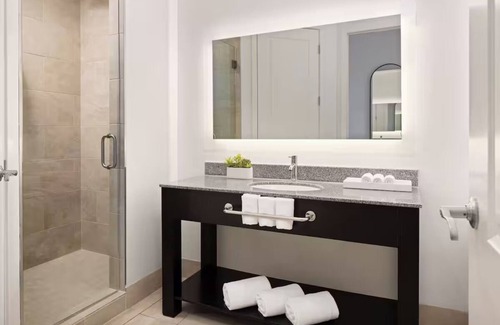 St. Pete Beach Hotel | Ultimate Getaway! Onsite Pool, Rooftop Bar! Close to St. Pete-Clearwater Airport