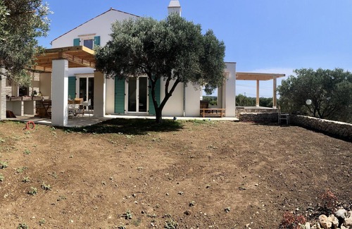 Unije House | Unije Apartment Ocean View & Garden - Holiday Home