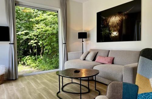 Sint Maartensvlotbrug House | Unique chalet for 5 with garden