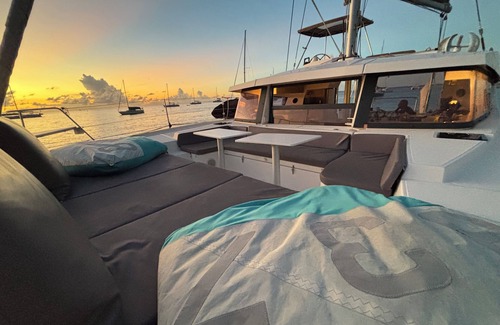 Grand Case Boat Rental | UNIQUE EXPERIENCE: OVERNIGHT ON A CATAMARAN WITH DINNER AND BREAKFAST INCLUDED