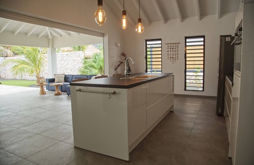 Jan Thiel Villa | *UNIQUE*: Luxury, tropical villa within walking distance of Jan Thiel Beach (6p)