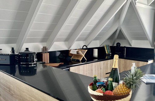 Lurin Apartment | Unique style loft, With spa-150 mètres to the beach
