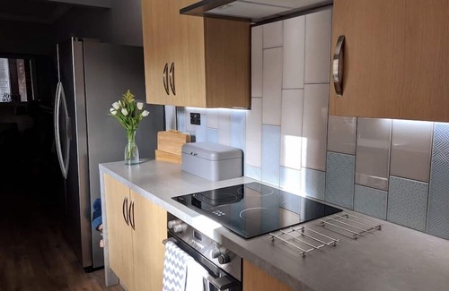 Cleethorpes House | Unique/Stylish Whole House Close to Beaches Restaurants Shops. Pet Friendly!