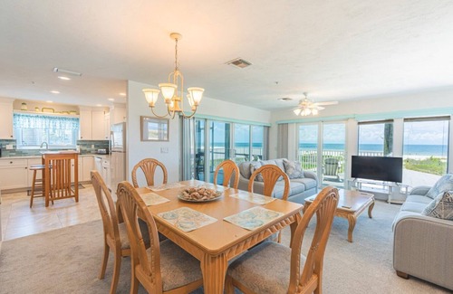 South Island House | Unobstructed views of the beach from Lone Palm Retreat