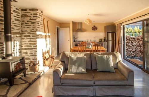 Gibbston Villa | Up in the mountains! Luxury self contained unit.