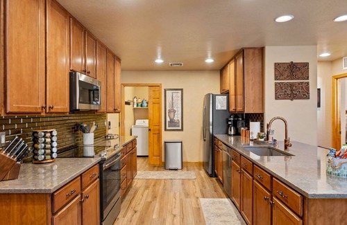 Pinetop Cabin | Updated 5 Bedroom home in gated community of Pinetop Crossings!