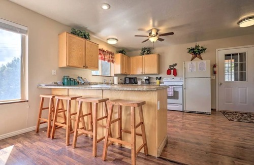 Long Valley Junction Cabin | Updated for 2025! Midway between Bryce & Zion. Hike, Bike, ATV, Stars, Wildlife.