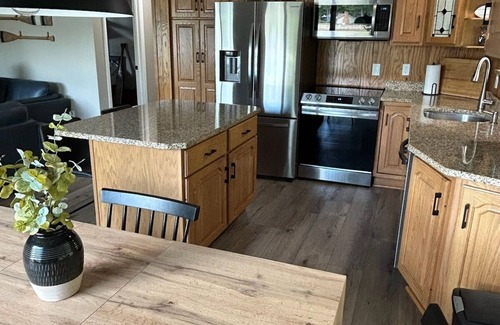 Gladwin House | Updated lakefront house - Gladwin