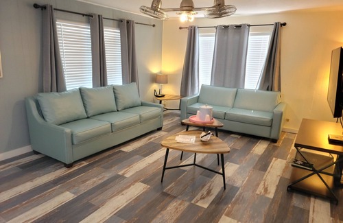 South Padre Island Hotel | Upper Deck Hotel and Bar - Adults Only