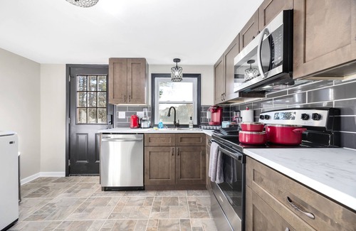 Statesville Apartment | "Upper Magnolia"- Nice 2 Bed Apt Fully Remodeled and Stocked