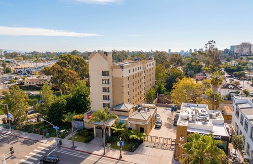 Hillcrest Apartment | Uptown Inn by Vantaggio - Limited Service Apart-Hotel