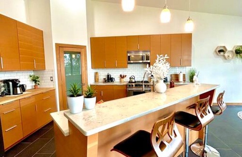 Spokane House | Urban Forest Modern Retreat with Hot Tub!