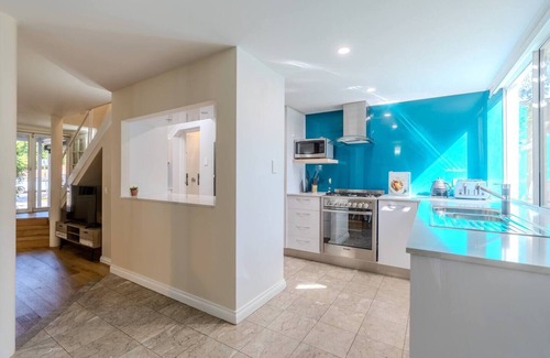 Victoria Park House | Urban Oasis: Near Optus Stadium!