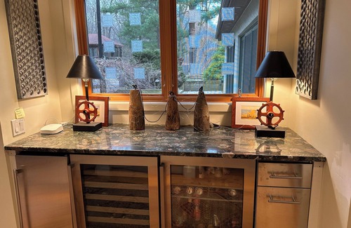 Shorewood-Tower Hills-Harbert House | Charming, Upscale 3 BR w pool, hot tub, fireplace, privacy