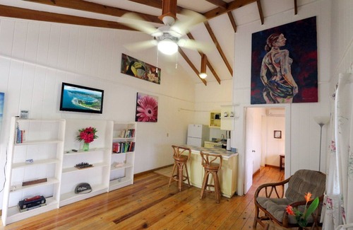 Isla de Utila Apartment | Utila's The Gardens ~ Top Floor Upscale Apartments