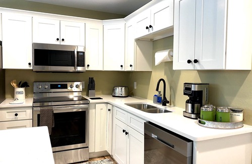 Pigeon Forge Cottage | Vacation Station! A+Location