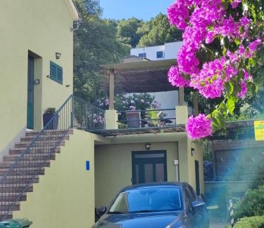 Drvenik Apartment | Valerie Apartman