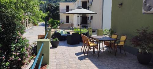 Drvenik Apartment | Valerie Apartman