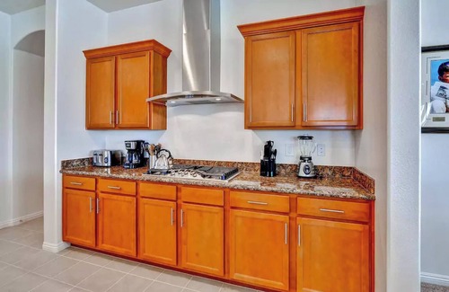 Enterprise House | VEGAS LUXURY ESTATE 6 Bedroom 4 Bath 5 Minutes to Strip