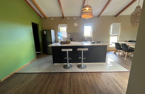 Valparaiso Cottage | Ven y adentrate en un refugio en el medio de rapa nui !