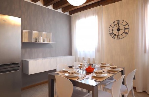 Cannaregio Apartment | Venetian Style 2