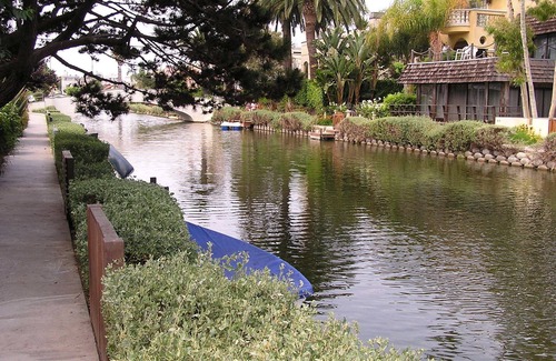 Venice Canals House | Venice Canals Contemporary, unique wildlife, amazing reviews