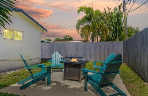 Driftwood House | Ventur Oasis Lux Hollywood Private Pool Retreat