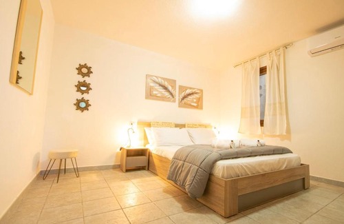 Siniscola Apartment | Veranda with Jacuzzi & BBQ 1 minute from the Beach
