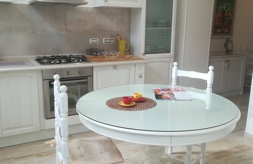 Alghero City Centre Apartment | VERY CENTRAL APARTMENT NEAR THE SEA WITH PRIVATE GARDEN AIR CONDITIONED WIFI