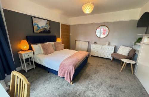 Dudley Villa | Very Large Central Property