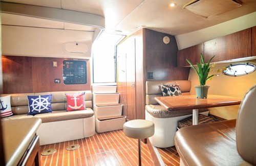 La Romana Boat Rental | Very luxurious accommodation on a boat, room, bathroom and fine wood finishes.
