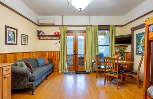 Nelson Hotel | Victoria Falls House Inn