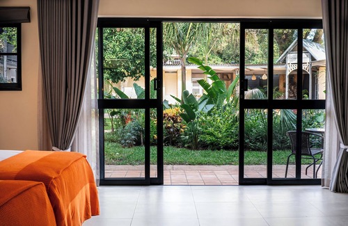 Victoria Falls Hotel | Victoria Falls Oasis Hotel