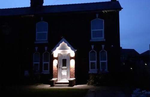 Deeside House | Victoria Villas