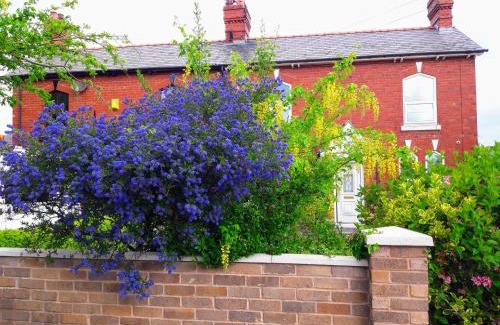 Deeside House | Victoria Villas