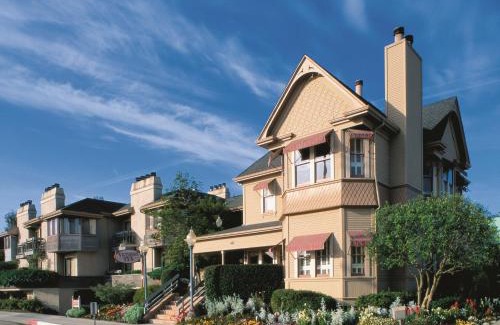 Lighthouse District Hotel | Victorian Inn