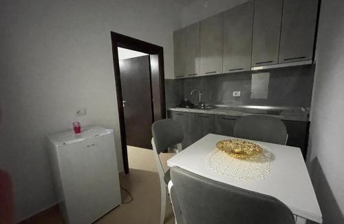 Vlore Apartment | Vila megi-Rent Room
