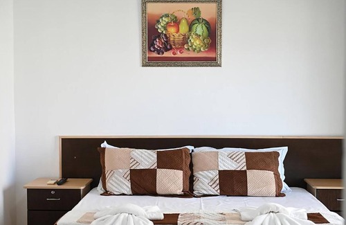 Shkembi i Kavajes House | Vila Oxinn