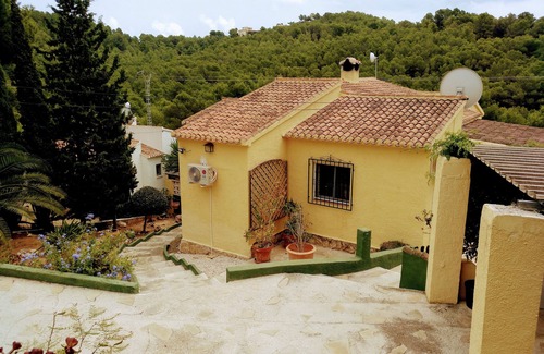Sol del Este Villa | VILLA 4BED NEAR ARENAL /POOL /AIR CON /WIFI /SMART TV /EXCELLENT VIEWS ON PINEFOREST