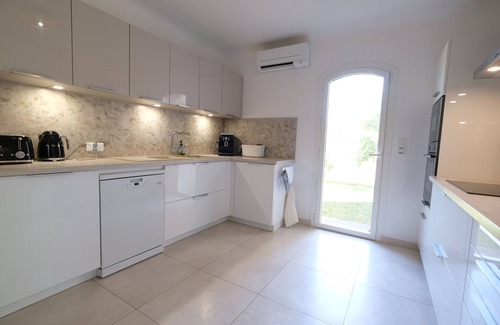 Mouries Villa | Villa air-conditioning heated pool Alpilles view Mouries