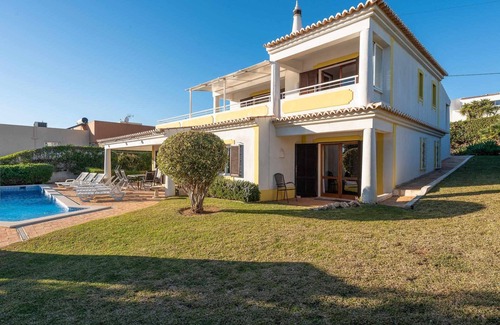 Cerro de Aguia House | Villa Andrea by Gabi Miguel
