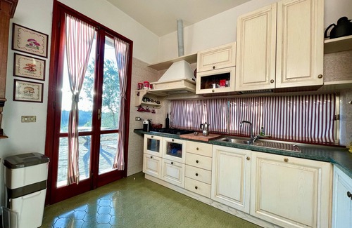 Montefiridolfi Villa | Villa Andrei, a relaxing bath in the Tuscan countryside with private pool