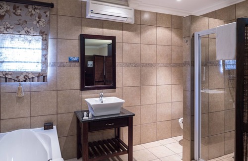 Brandwag Hotel | Villa Bali Luxury Guest House