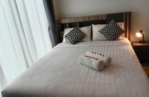 Bang Tao Villa | Villa Bangtao 2 bedroom corner pool access phuket